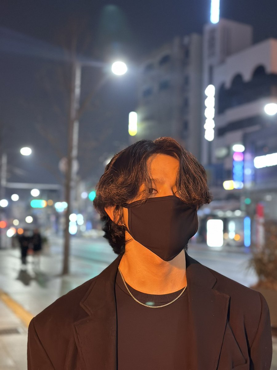 rziudz's tweet photo. weather in korea goes hard for someone who lives in a tropical country https://t.co/s4AdbDdhwA
