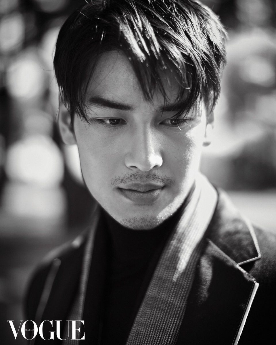 Vogue Thailand tweet media