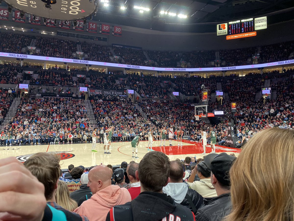 GDH415's tweet photo. Basketball. #RipCity https://t.co/yAi4ILEmHr