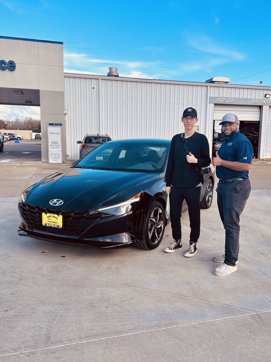 chosendevon31's tweet photo. Chou-Chuan !! Congratulations on the 2023 Hyundai Elantra ! It was a pleasure to earn your business! Welcome to Texas , you’re gonna meet great people ! 

Enjoy the vehicle man! 

謝謝你讓我服務你 🤗

#AskForQ https://t.co/RQ6i82MC78