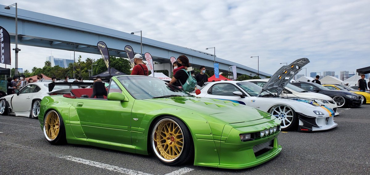 jdmglobalWH's tweet photo. The FC often gets overlooked in favor of the FD but it still has timeless good looks of it's own 😍. Which of these 3 at StanceNation is your favorite? 

#FC3S #fcrx7 #RX7 #BBS #rotary #mazdaspeed #REAmemiya #remiyoshi #stancenation #hellaflush #fitment #slammed https://t.co/59UIJG7xzy