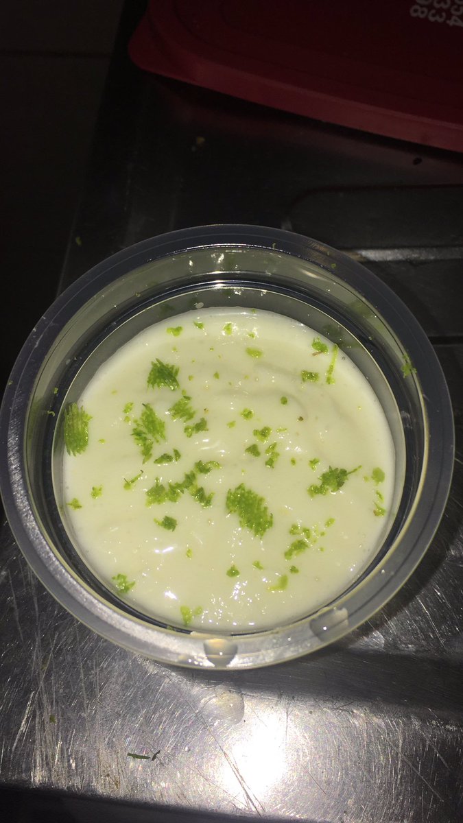 Alveesmiin19's tweet image. Pudim de limão e paçoca 😋😋 
Façam seus pedidos… (11) 977293444

#pudim #publico #fome #hum #Doce #delicia #Insta #TikTok #kawaii #feliz #WhatsApp #mousse #limao #pacoca