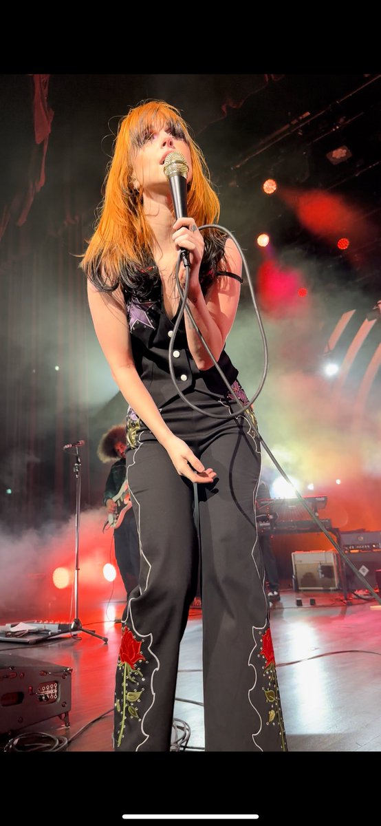 Our mother Hayley Williams 💗