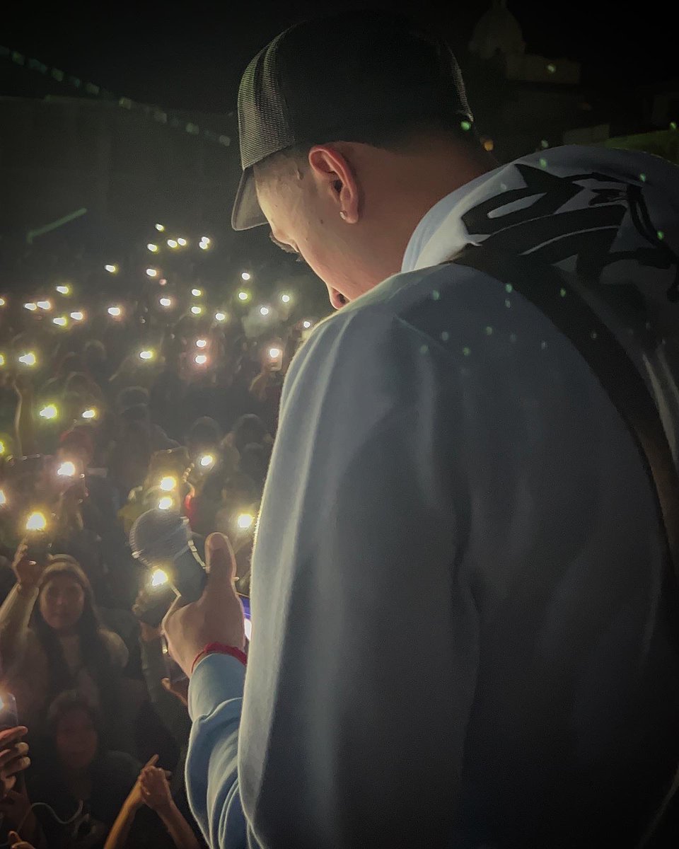 Alexisverasss's tweet photo. Close my eyes and think about where I come from when I’m performing🏚️🙏
#DLC
#DeLaCalle #hp #hprecords #clikashit #Stockton #outthemud #mudville #dlc #portcity #yeahitstrue #itsreallytrue #209shit #maloshabitos
#losdelpuerto #ranchohumilde #hprecords #fyp #viral #foryoupage https://t.co/LFvk2kVpMr