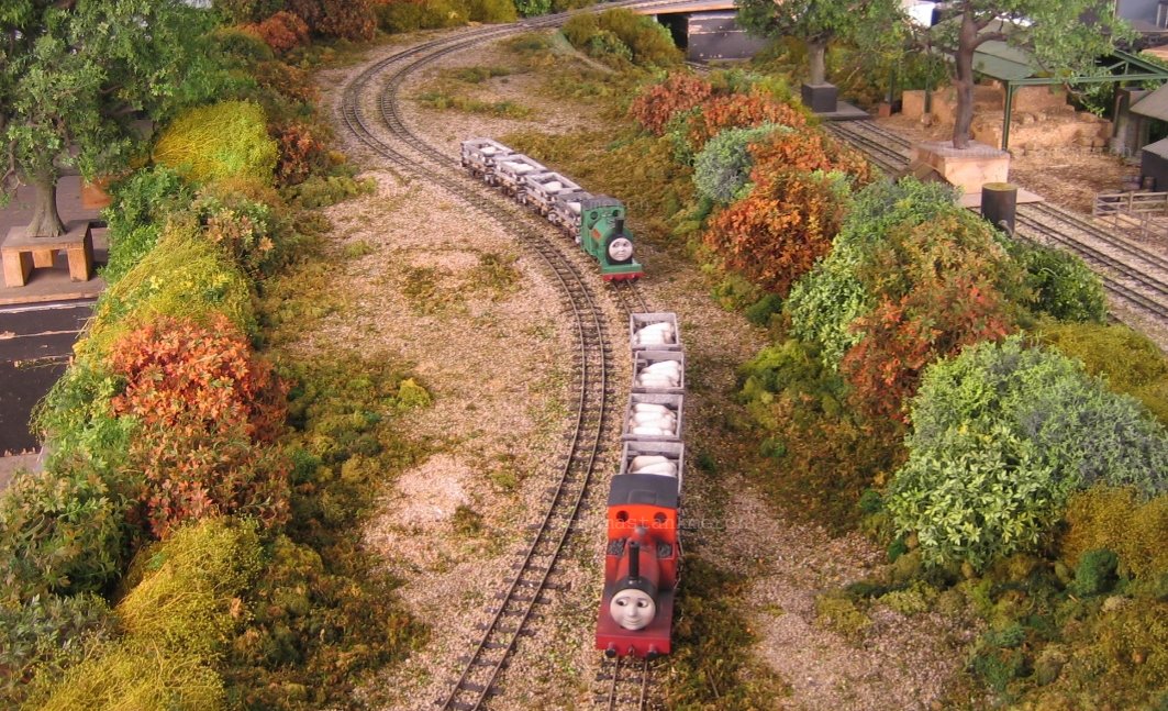 ModelsThomas's tweet image. Anyone have some peco sm32 track or gauge 1 track for sale?