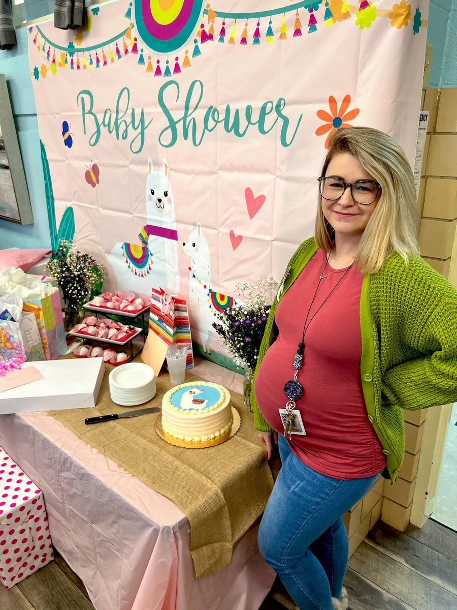 Carolinee0112's tweet photo. The most wonderful baby shower, I love my amazing campus and sweet coworkers! ❤️ 

@SpringValleyEl https://t.co/MyaXSpmpVa