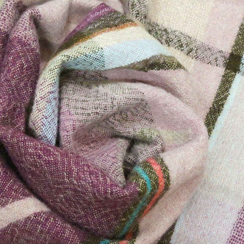 queito100alpaca's tweet photo. スタッフ作品の紹介です!
以前、投稿をしたストールの縮絨後です。
https://t.co/diNvVrwqXy
ふんわり感が増してさらに気持ちよさそうです~
縮絨後のサイズは横53㎝、縦166㎝です。
(縮絨前は横60㎝、縦180㎝でした。)
#ベビアル100
#queito
#ベビーアルパカ
#毛糸
#スタッフ作品
#編み物
#織物 https://t.co/nFIGh6fNm0