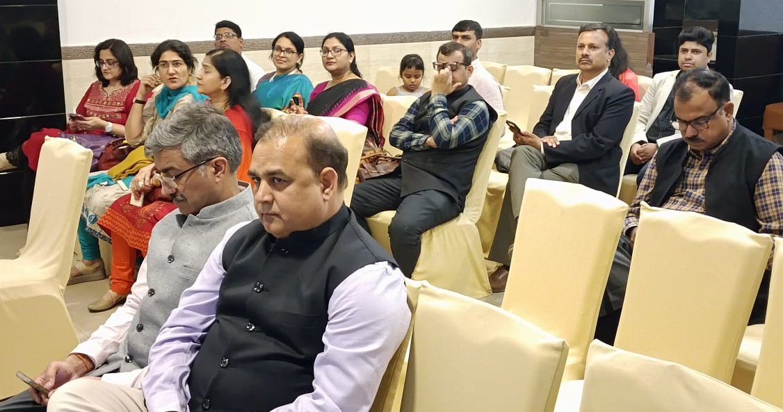 AiimsBibinagar's tweet photo. Professors and faculty members of various AIIMS deliberated upon the Best Practices in Research at the 2nd National Symposium organized by @AiimsBibinagar
Also discussed collaborations in research with various AIIMS

@MoHFW_INDIA 
@mansukhmandviya 
@OfficeOf_MM 
@DrBharatippawar https://t.co/8w0mhEo0Dr