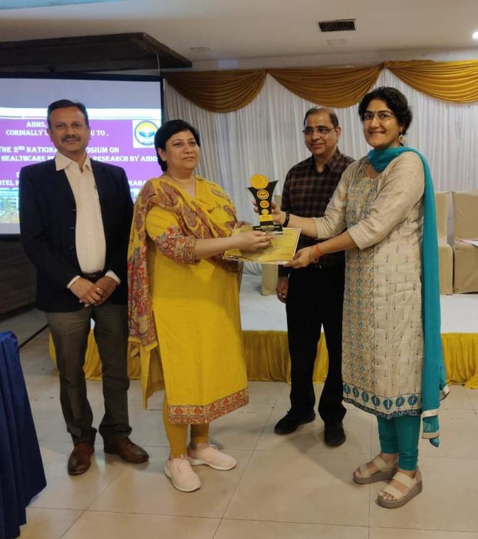 AiimsBibinagar's tweet photo. Professors and faculty members of various AIIMS deliberated upon the Best Practices in Research at the 2nd National Symposium organized by @AiimsBibinagar
Also discussed collaborations in research with various AIIMS

@MoHFW_INDIA 
@mansukhmandviya 
@OfficeOf_MM 
@DrBharatippawar https://t.co/8w0mhEo0Dr