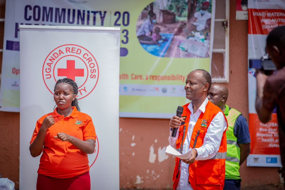 MinofHealthUG's tweet photo. As part of the activities to commemorate the Community Health Week, the Director General Health Services, Dr. Henry G. Mwebesa led a team of partners and MOH staff in Soweto B to interact and sensitize communities on good health behavior and practices. https://t.co/6YKWIMQ2Cz