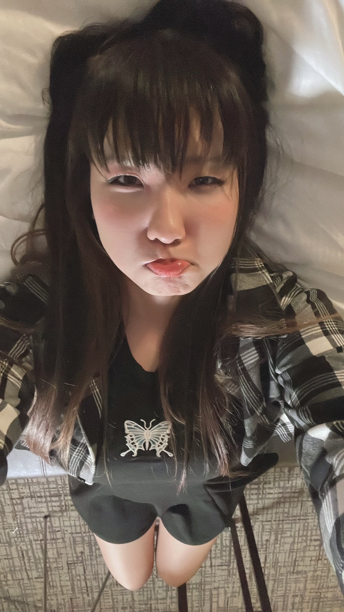 itseunchae on Twitter "I have to eat alone ðŸ˜ðŸ˜ come chat with me? Lol I