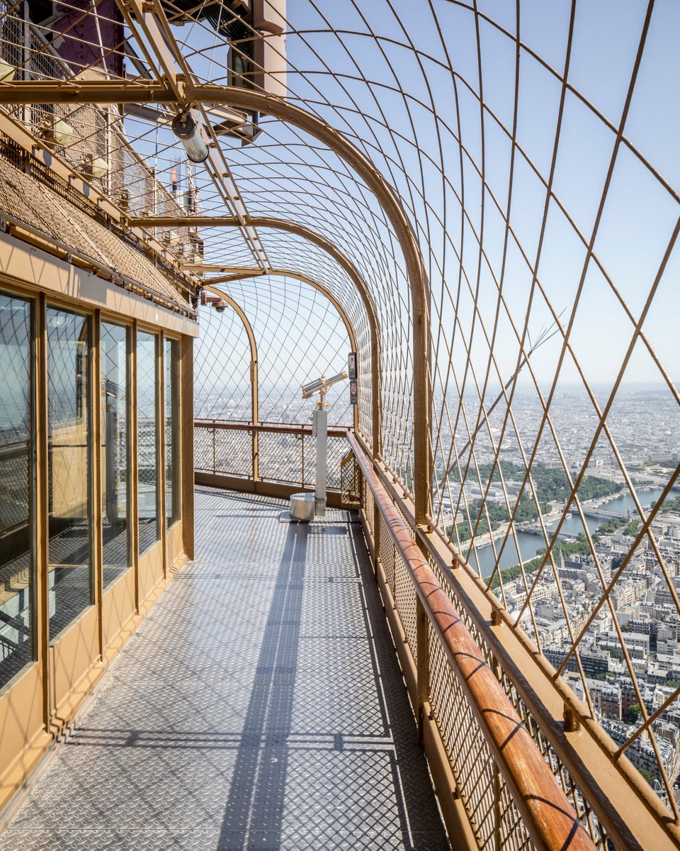 Photo shared by La tour Eiffel on 11:00 AM ﹒ Feb 07, 2023 in Twitter Tweet: 🌐 Due to a national strike, the Eiffel Tower is closed today. Access to the esplanade remains open and free of charge until 9:00pm. https://t.co/AXfIW3Yj3C