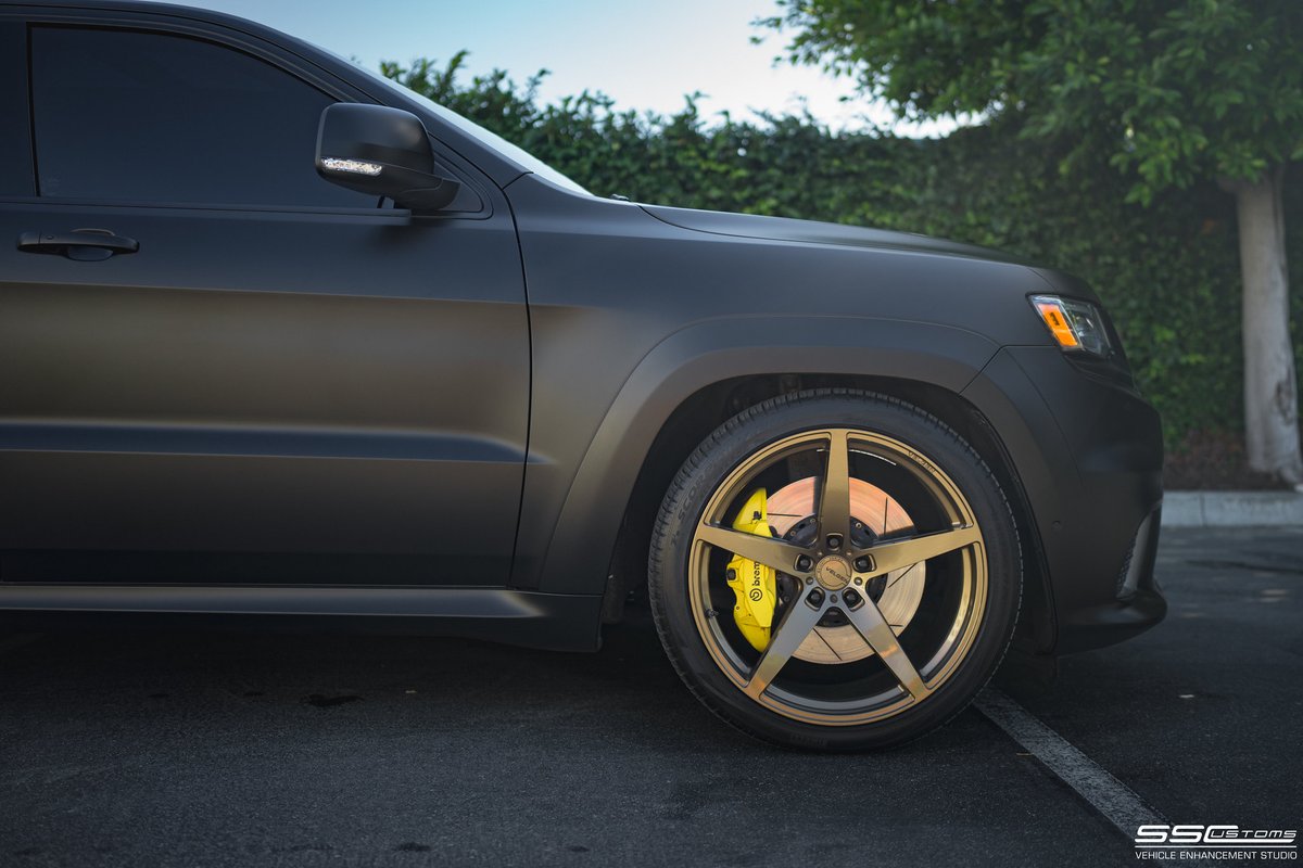 sscamerica's tweet photo. Jeep Trackhawk 🇺🇸
#VinylWrapped in KPMF Matte Perfect Black w/ custom Streetfighters theme embossed under the #vinylwrap
#sscustoms #jeep #trackhawk #vehiclewrap #svautomotive #siliconvalleycars #bayarea https://t.co/lYIwRj4Ljz