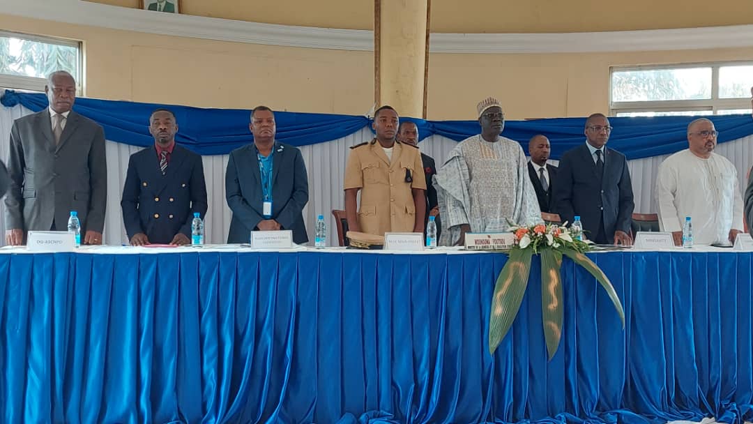 MFoutsou's tweet photo. Within the framework of the activities of the YOUTH ONZAINE, I am co-chairing with my Colleague from the Public Health Ministry, @DrManaouda, the Opening of the Training Session for Junior MPs in #REAMORCE at the Yaoundé municipal circle. https://t.co/5tyxpWrG9v