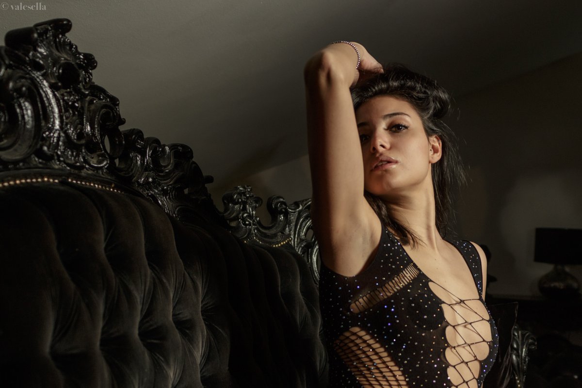 La bellissima <a href="/Serena00_of/">Serena.00</a> nella nostra special black room!