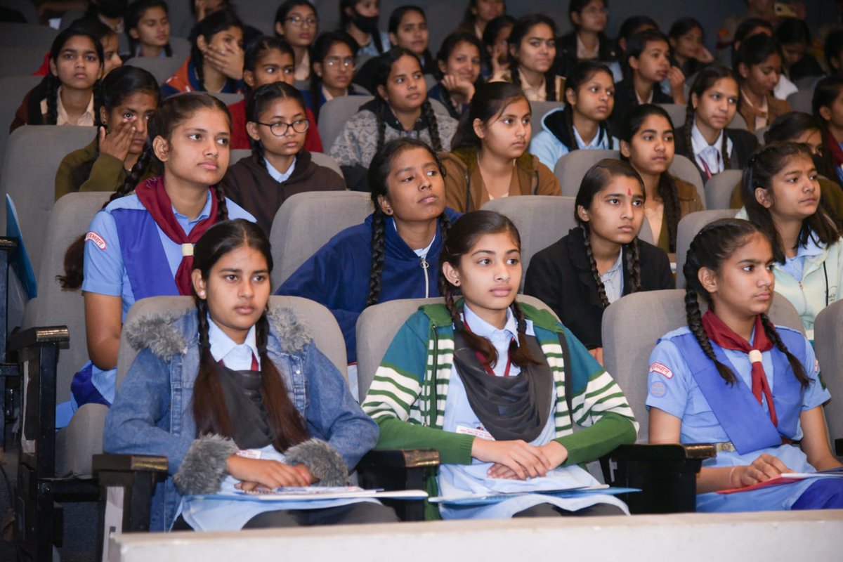 rscpcr's tweet image. राज्य बाल आयोग द्वारा बोर्ड परीक्षाओं से पूर्व बच्चों को तनाव से मुक्त करने के उद्देश्य से ‘परीक्षा पर्व’ का आयोजन..
आयोग अध्यक्ष श्रीमती संगीता बेनीवाल मुख्य आतिथ्य में हुआ आयोजन..