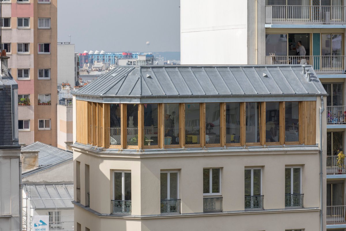 [Observatoire de la Qualité Architecturale] Nouvelle #analyse d'opération à découvrir sur le site de l'Union Régionale des #CAUE d'île-de-France ➡️ une opération de #surélévation à Belleville (Paris, 75) sur un immeuble faubourien par NeM architecture !🛠️