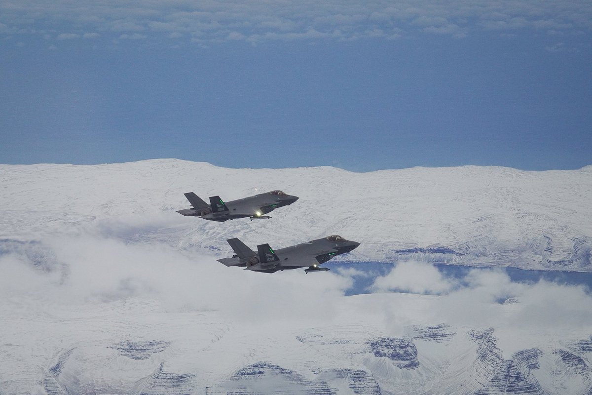 The #Norwegian F-35s are still policing the #Icelandic skies! The amazing pictures are taken during the Iceland Air Policing #NATO mission Norway is now conducting in #Iceland #WeAreNATO @SHAPE_NATO @NorwayinIceland @USAmbIceland @usembreykjavik