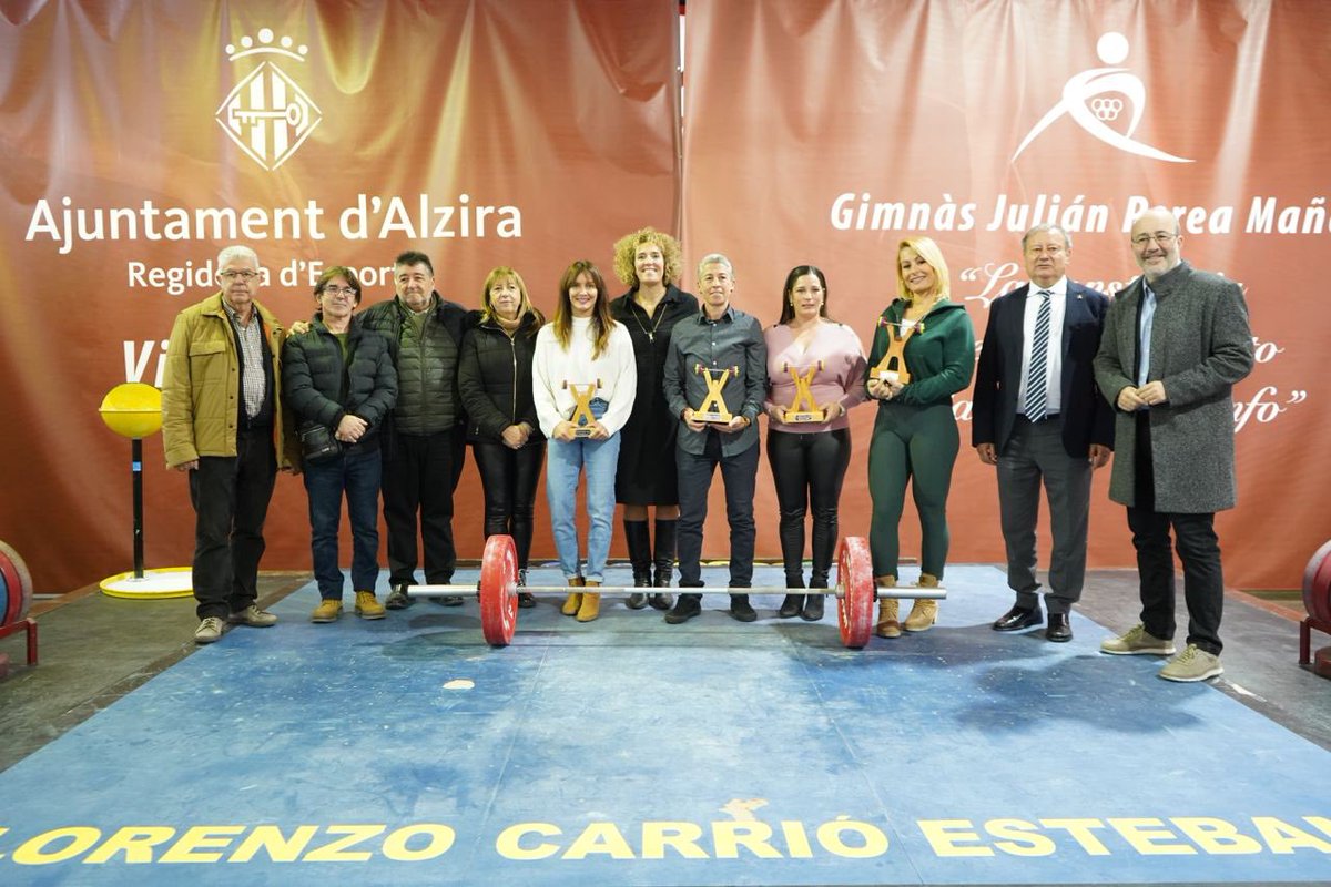 🅡🅕🅔🅗 (@fedehalter) on Twitter photo Homenaje a Julián Perea de la mano de las cinco figuras femeninas de la halterofilia española 🏋️♀️
<a href="/COE_es/">Comité Olímpico Español</a>
<a href="/deportegob/">CSD</a>
<a href="/iberdrola/">Iberdrola</a>
<a href="/Tour_UM/">Tour Universo Mujer</a>
<a href="/loterias_es/">Loterías del Estado</a> Homenaje a Julián Perea de la mano de las cinco figuras femeninas de la halterofilia española 🏋️♀️
<a href="/COE_es/">Comité Olímpico Español</a>
<a href="/deportegob/">CSD</a>
<a href="/iberdrola/">Iberdrola</a>
<a href="/Tour_UM/">Tour Universo Mujer</a>
<a href="/loterias_es/">Loterías del Estado</a>