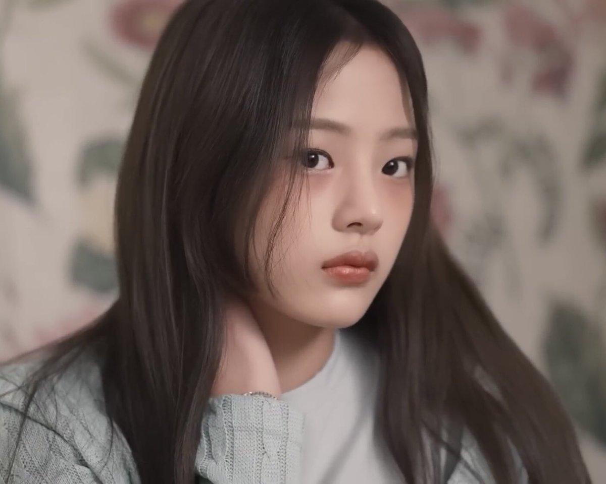 minjigallery's tweet photo. KIM MINJI https://t.co/jlurqtrVJ1