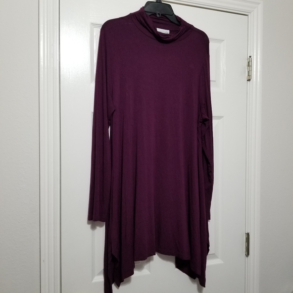 pattycpla's tweet photo. So good I had to share! Check out all the items I'm loving on @Poshmarkapp #poshmark #fashion #style #shopmycloset #pleaser #softsurroundings: https://t.co/BWajsklUmz https://t.co/vIPc7Y3zPg