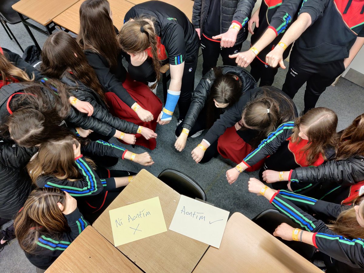 GCLealain's tweet photo. Rang Conaill ag díospóireacht i gcomhair Lá sábháilteachta ar an idirlíon! Ráiteas: The owner of a photo online is the person who took it and not the subject of the photo. Agree/Disagree @GCLuimnigh @Webwise_Ireland https://t.co/qQBRpMd5Rt