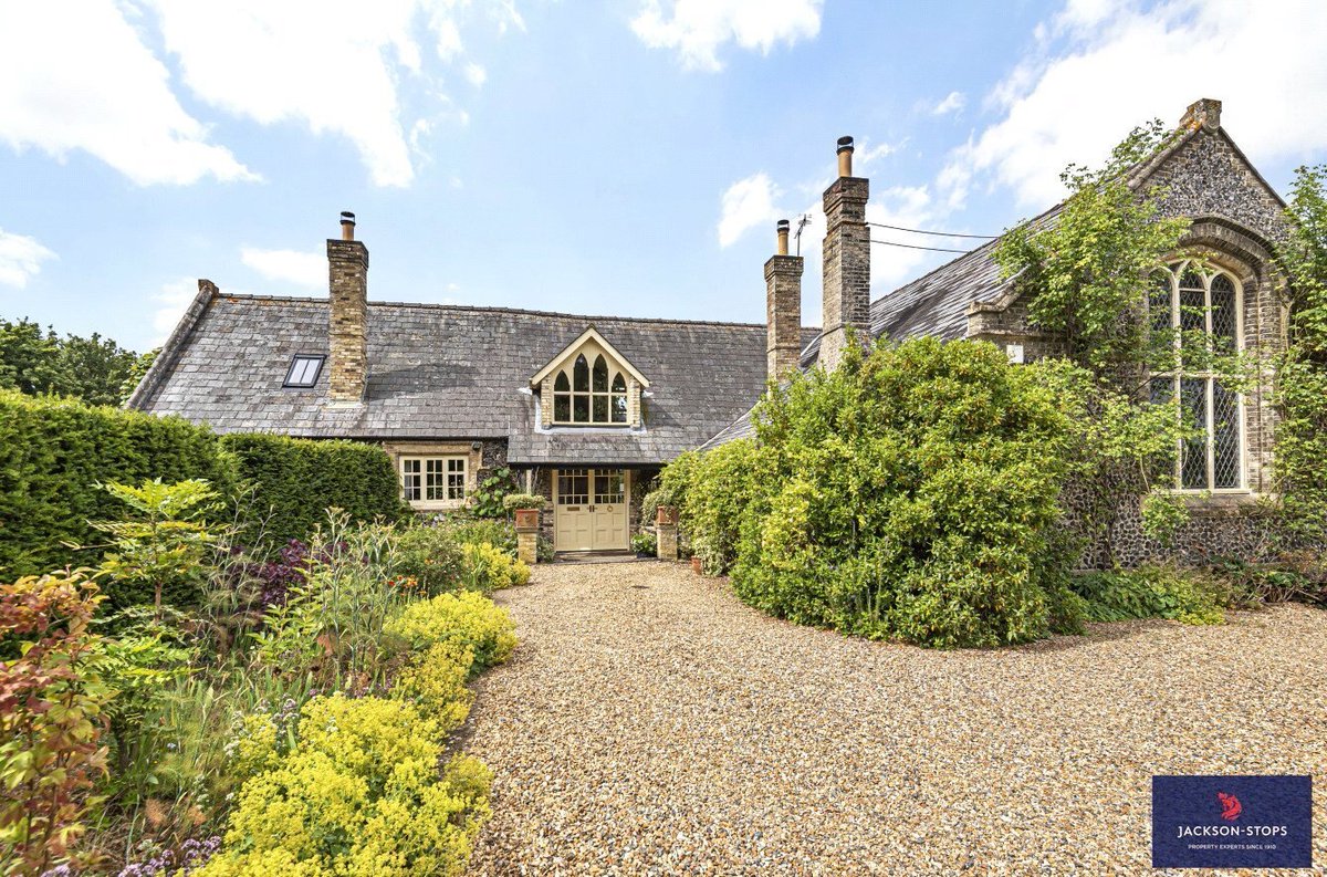 #Woodditton #Newmarket

Dating to 1847, The Old Church School is an impressive conversion of a #Victorian #formerschool, converted to form an expansive family home. New to the market with @jsnewmarket with a guide price of £1,350,000.

jackson-stops.co.uk/properties/164…