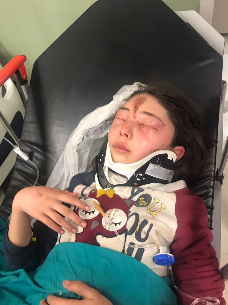 mldaytkn's tweet photo. @egitimis sendikası üyeleri ile paylaşmış. Adana Şehir Hastanesi'nde anne babası ya da herhangi bir yakını bulunamayan küçük çocuklar varmış. Bu küçük çocukların hala hayatta olan yakınlarına ulaşabilmelerine yardımcı olabilir miyiz? @AFADTurkiye @Haydi_Ahbap  #deprem https://t.co/5RdnYYiZSS