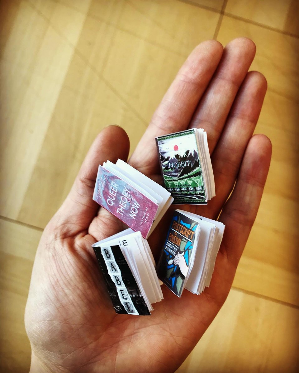 StAnnesLibrary's tweet image. #TinyBookTuesday we have these delightful tiny versions of books from our displays. They even have tiny shelfmarks!

What other books should we make tiny? Suggest a book and it may appear ‘tinified’ next week!

#lgbthistorymonth #tinybook #bookarts  #stannescollege