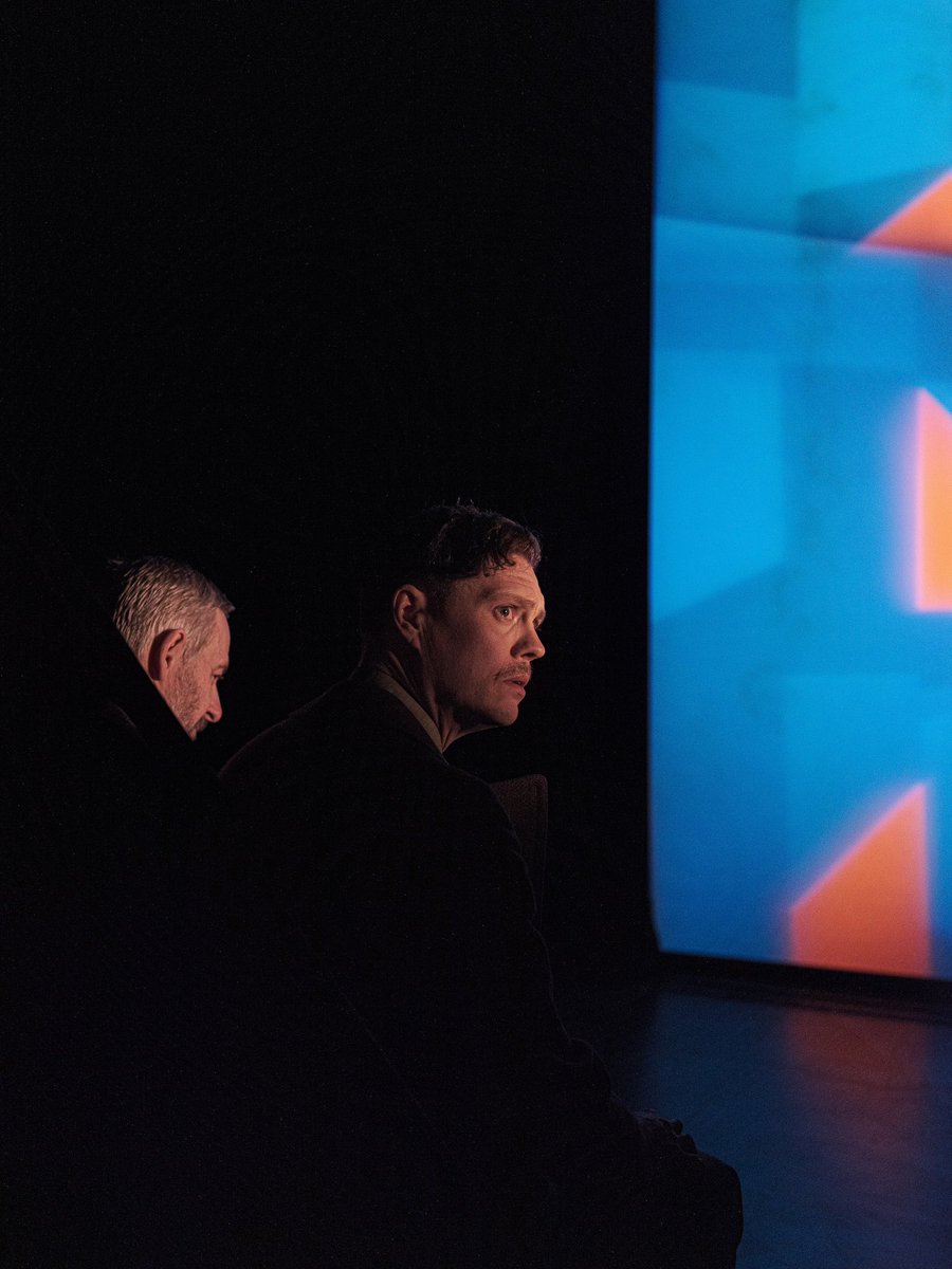 Profilteatern's tweet photo. En kvinna i svart (2022)

📸: Andreas Nilsson https://t.co/dLFU1dVVxd