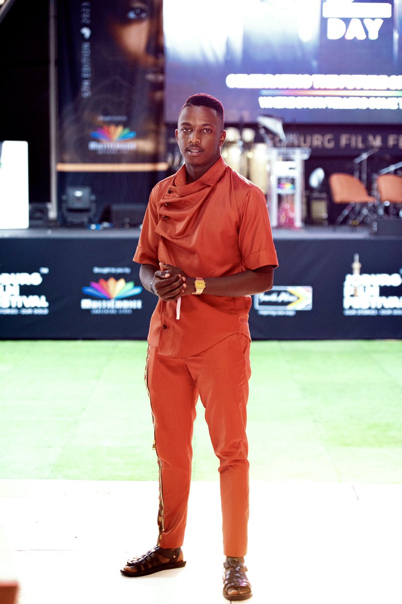 Mr Sizwe Sir tweet media