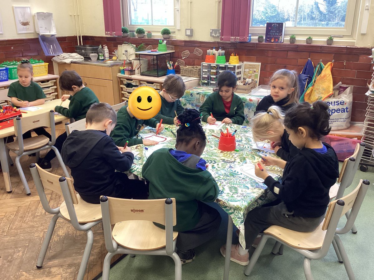 FS2Markeaton's tweet image. We enjoyed #SaferInternetDay2023 today thinking carefully about who we can talk to if we feel worried. Look at our amazing ‘magic windows’ after listening to ‘Hanni’s the Magic Window’ by Amy Lockwood. #MPSComputing#MPSEAD