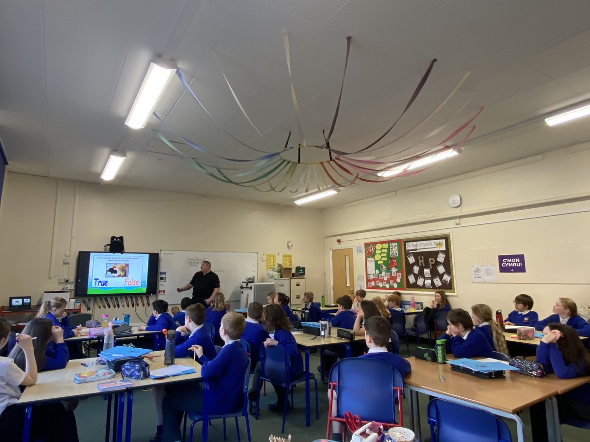 Year6BC's tweet image. Diolch PC Mark for the session with our class on Cyber Safety @NWSchoolBeat #internetsafetyweek #6SS