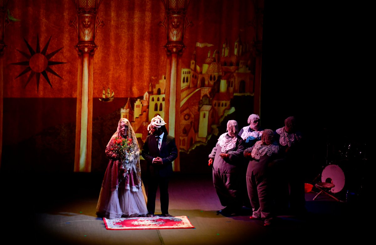 KeralaTourism's tweet photo. The applause resounded as the curtains came down on Samson, the South African play which was staged on the opening day of the International Theatre Festival of Kerala. The fest, being held at Thrissur, ends on February 14. 

© Mustaf Desamangalam

#ITFOK #Event #KeralaTourism https://t.co/Vb2QApkwSp