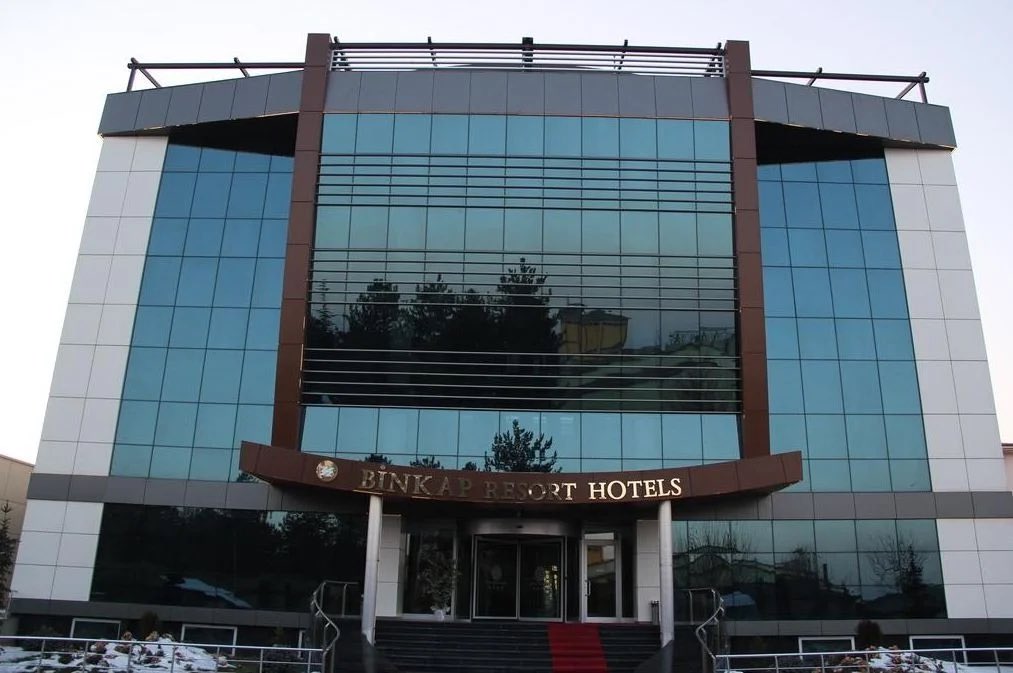 Bingöl ilinde bulunan Binkap Resort ve Binkap Termal Otellerimiz tüm depremzedelerimize ücretsiz hizmet verecektir. İletişim : 0(426) 214 10 98