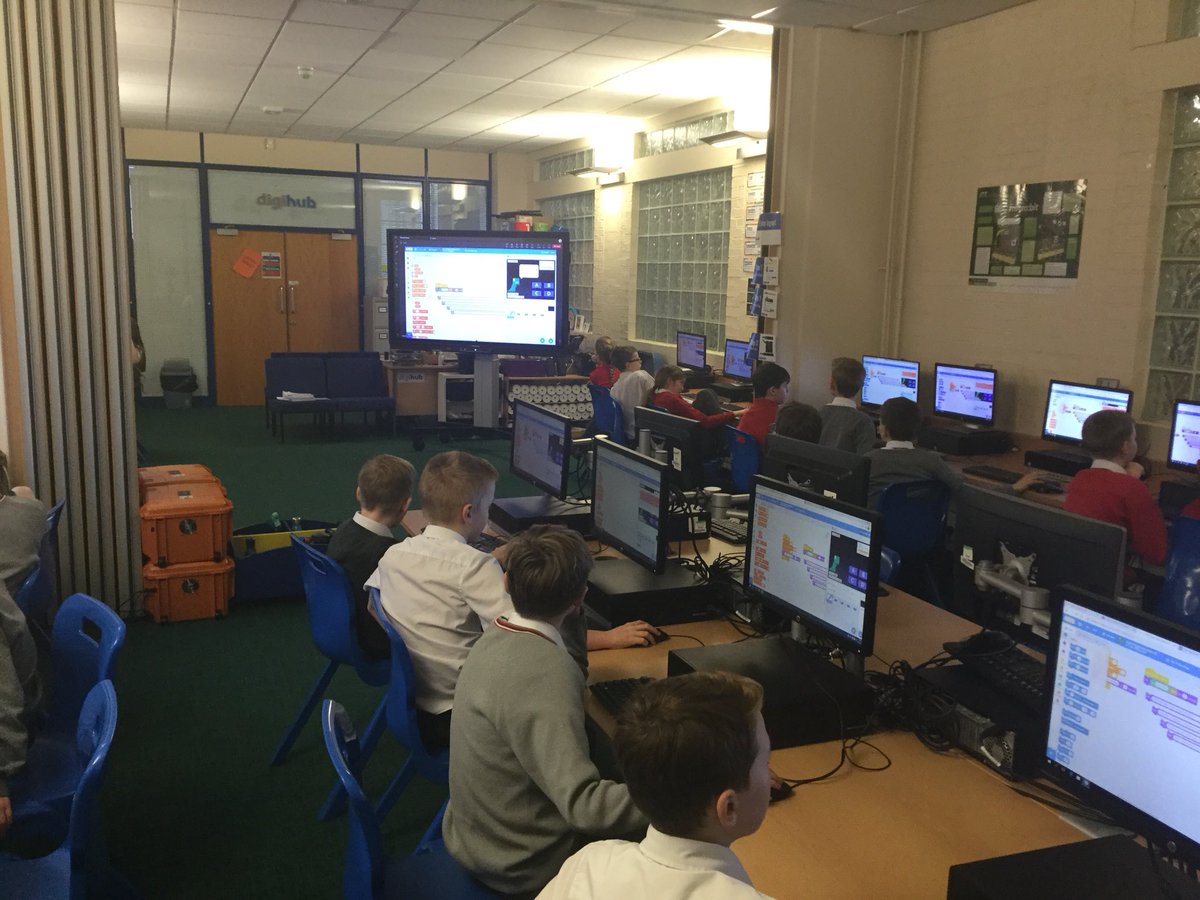 P7b joined the @Digitaleagles code along to create an internet safety quiz using @scratch. #SaferInternetDay2023 @DigiSchoolsERC