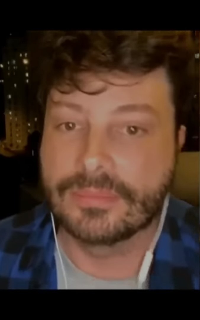 gentili2026's tweet photo. @DaniloGentili Engoliu o diguinho Danilo? Seu rosto dobrou de tamanho, tá parecendo um porco https://t.co/TF5G5M4Tsz