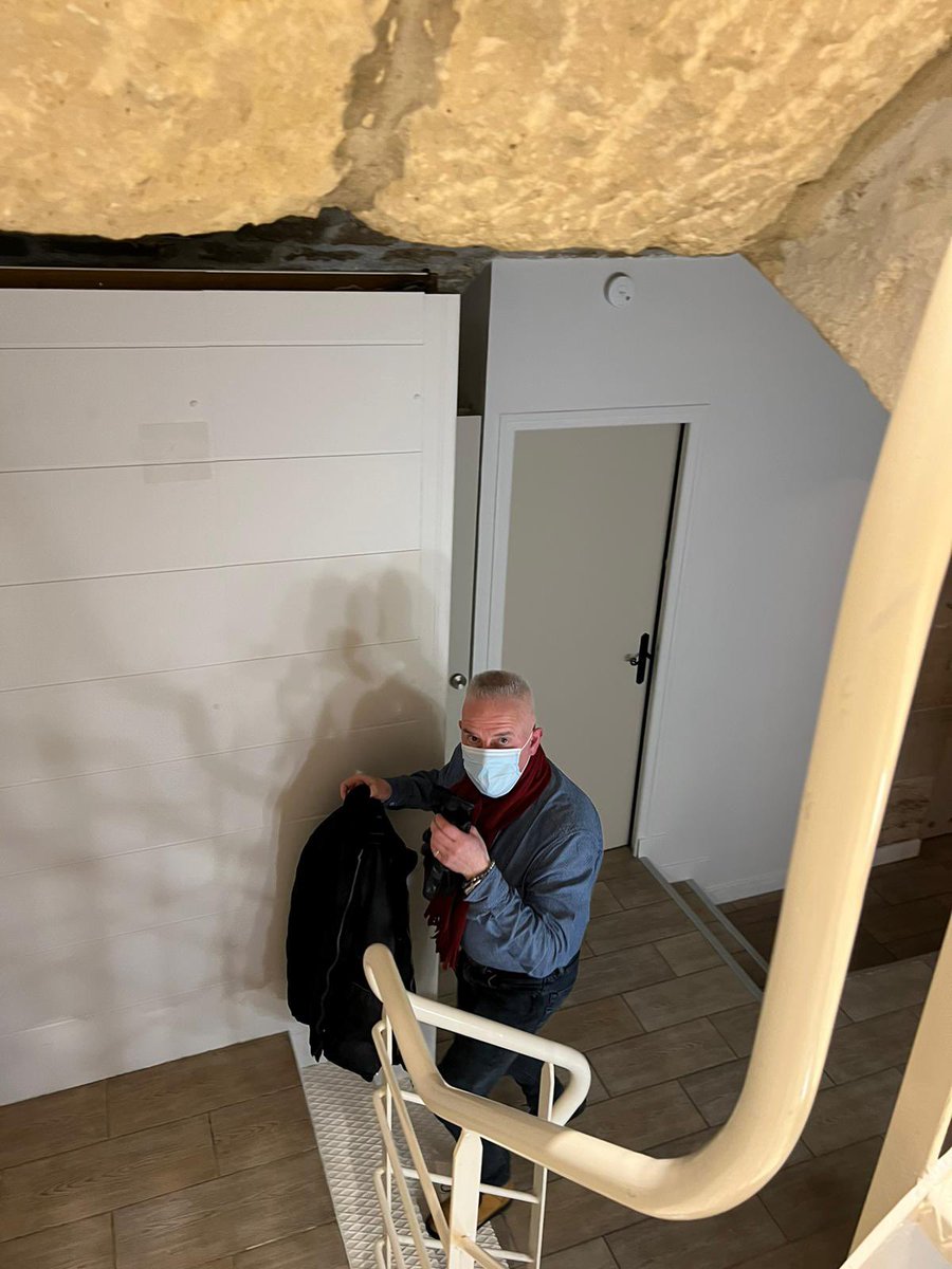 AilliaR's tweet photo. Les personnes sur paris s’il vous plaît, si vous connaissez cette personne. Contactez-moi.
J’ai besoin que justice soit faites. J’ai besoin de vous. (Je n’ai qu’une photo je sais )
C’est un violeur, agresseur, il est dangereux ! 
RT le plus possible 🙏🙏 https://t.co/KeFQloR5Yp