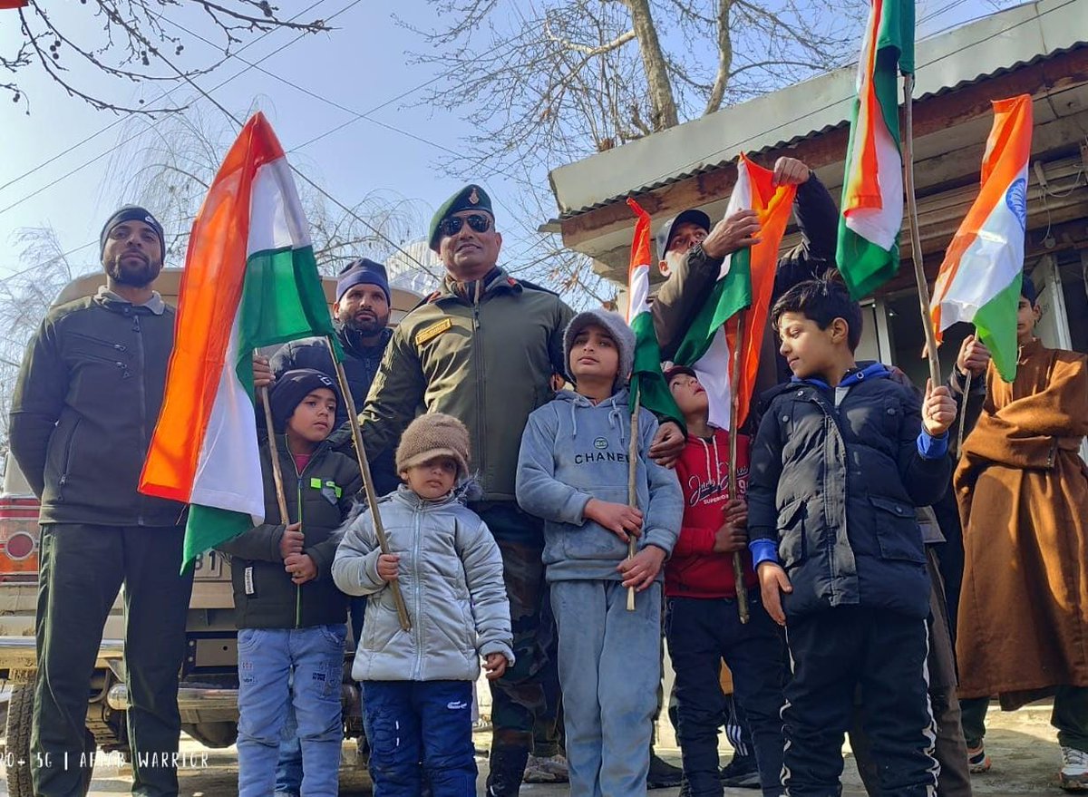 Indian Army's Kupwara Terriers celebrated this auspicious day alongwith the local population of Kupwara.  
#Kupwara26thJan2023: #RepublicDay #NorthKashmir #Kupwara @adgpi @NorthernComd_IA @ChinarcorpsIA