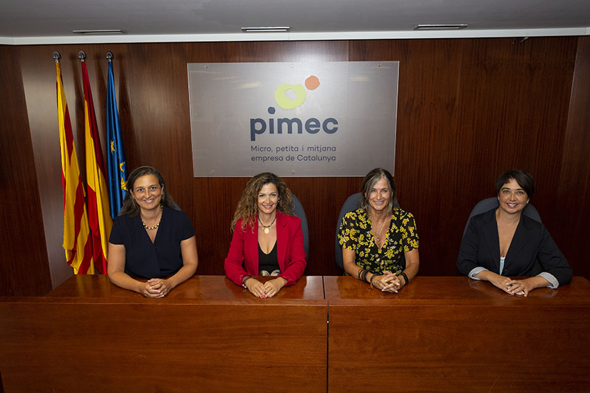 mon_empresarial's tweet photo. Pòquer de dames per la #igualtat. @MariaTeixidor @elisabet_bach #mireiacammany @egumbertj formulen 10 idees d’impacte per seguir avançant en clau de gènere al #mónempresarial. #enportada #donesalpoder
https://t.co/fizLzvKTLN https://t.co/zxnbUpyOex