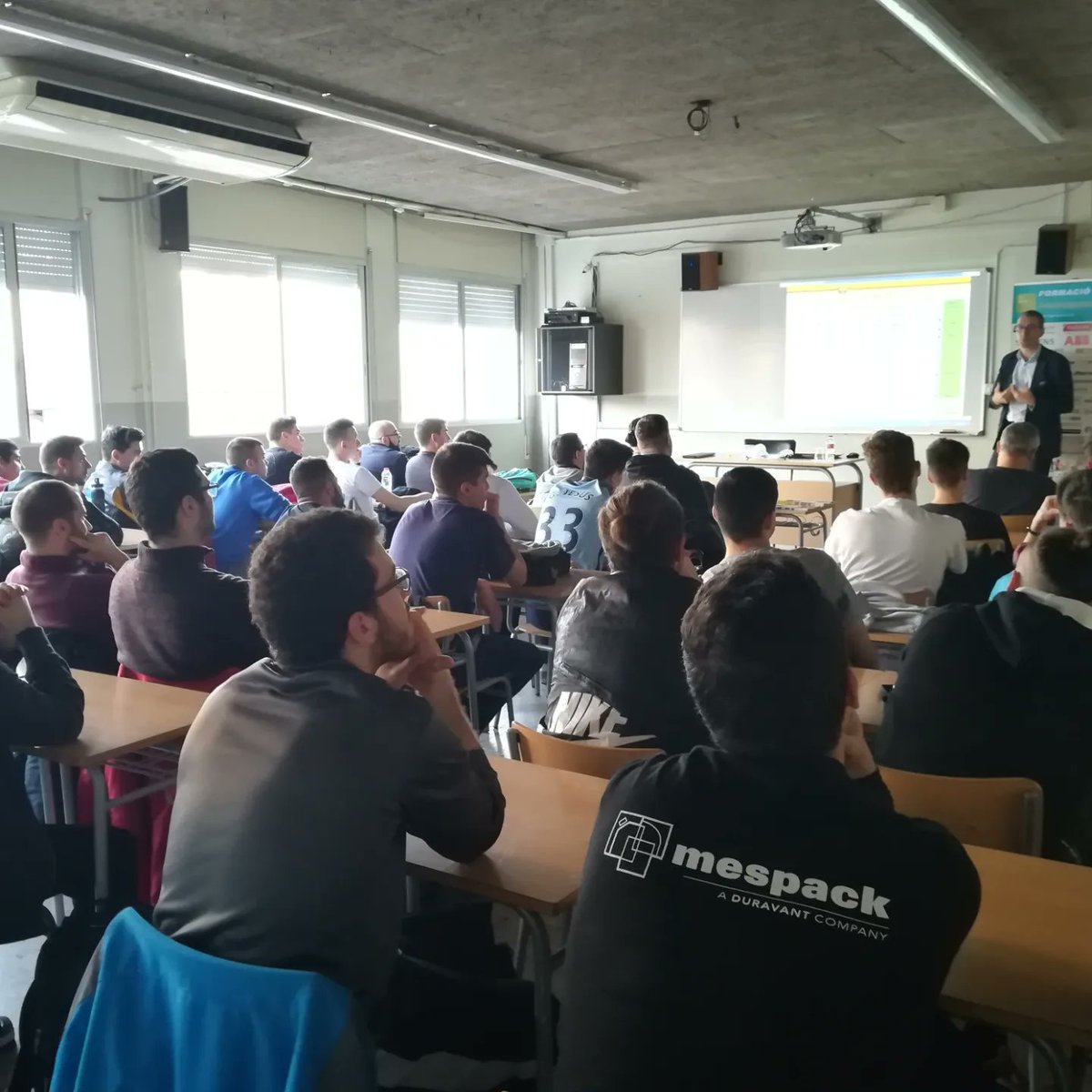 Ausit_Cicles's tweet photo. Del 14 al 16 de febrer celebrarem les "Jornades Tècniques 2023" a l'Institut Palau Ausit. Aquest any les quatre famílies professionals hem preparat més de 40 activitats entre ponències, tallers, sortides i dinàmiques. 
@ActivaFp @fpcatalunya @MobilitatFp @educaciocat @fpdualCAT https://t.co/gwiiiK6oq1