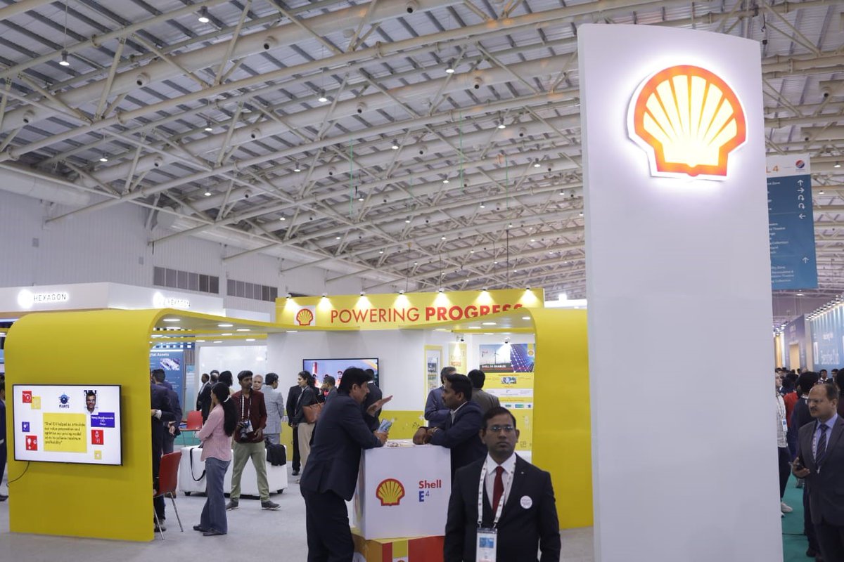 Shell_India's tweet image. Excitement underway as we take you on our #poweringprogress journey towards a brighter &amp;amp; sustainable future in partnership with trailblazing #ShellE4 startups.

Visit us at Hall 4 @IndiaEnergyWeek and find how we are carving our path towards a #netzero world.

#IndiaEnergyWeek