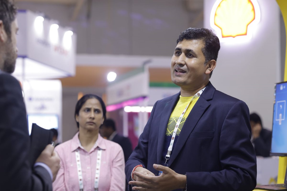 Shell_India's tweet image. Excitement underway as we take you on our #poweringprogress journey towards a brighter &amp;amp; sustainable future in partnership with trailblazing #ShellE4 startups.

Visit us at Hall 4 @IndiaEnergyWeek and find how we are carving our path towards a #netzero world.

#IndiaEnergyWeek