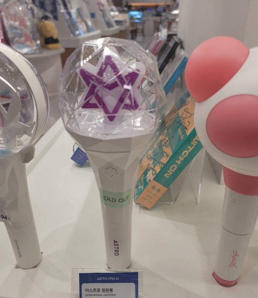 wishtulips8594's tweet photo. #tulthvkpop
❌No copy tulips picture na ka❌
꒰ name ꒱ ・ Astro Lightstick v.2
꒰ price ꒱ ・ 1,590
꒰ shipping ꒱ ・ เริ่มต้น EMS90 REG70 Flash90
📦รีสต๊อคกดมาแล้ว 20 แท่ง
#astrolightstick #ตลาดนัดastro #ตลาดนัดkpop #หิ้วเกาหลี #พรีออเดอร์เกาหลี #แท่งไฟastro https://t.co/IIn2BU5395