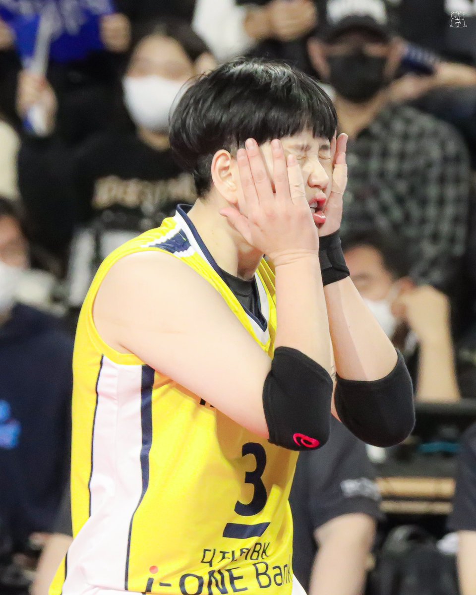 230126 #신연경 

찌뿌 갱 너무 귀여버💛