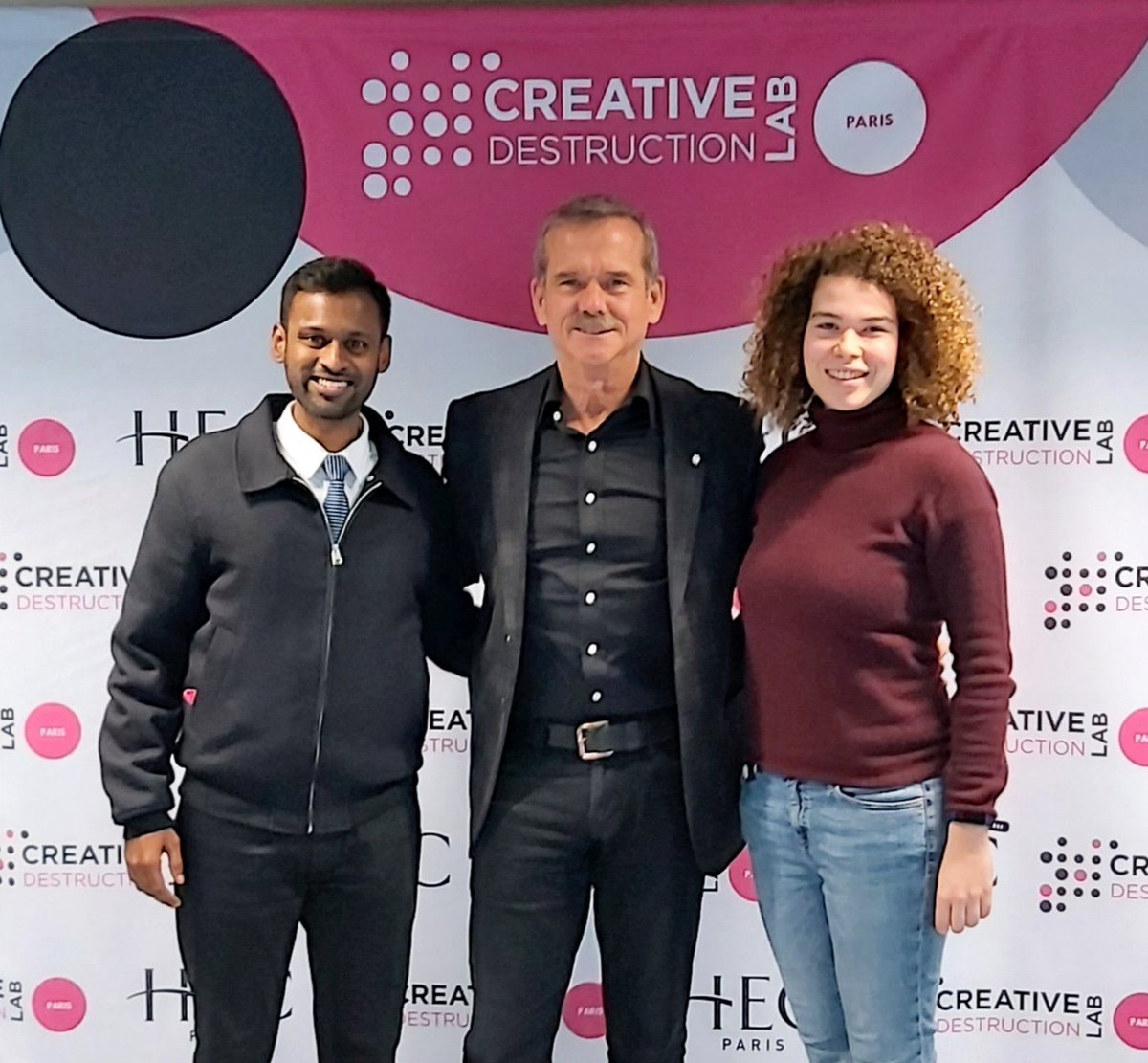 Chris Hadfield tweet media