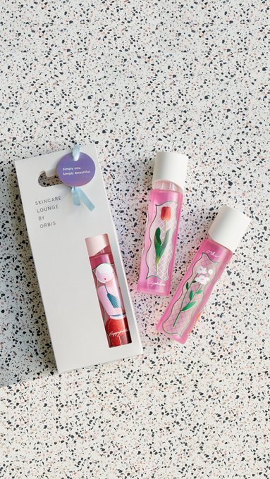 SKINCARE LOUNGE BY ORBISにて、デザインボトルが期間限定で発売してますお家にお花があると気分が上がるように、そんなボトルにしたいなと思って作りました。詰め替えもできるので、長く楽しんでもらえると思います。名入れもできるので、これからのギフトシーズンにご利用いただければです。 