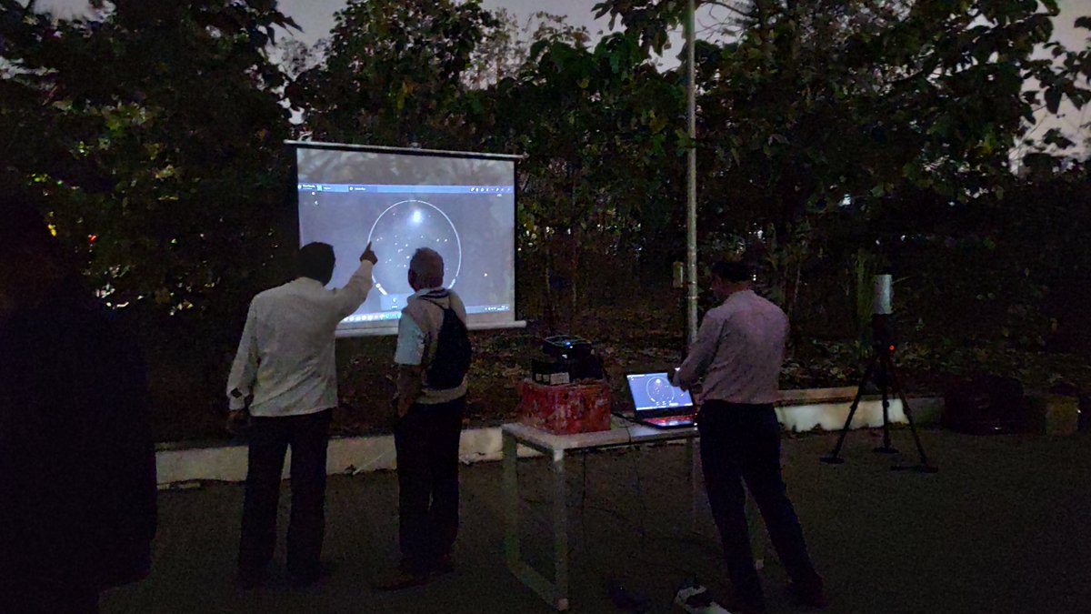 Sonal_coffee's tweet image. Comet Viewing @IISERPune 
~400 spectators enjoyed looking through advanced telescopes at 1. Green Comet, 2. Moon and 3. Orion Nebula
with @iRISEforIndia and @Astro_IISERPune
#c2022e3ztf #sciencecomm #astronomyforall #womeninastronomy #WomenInSTEM #outreach