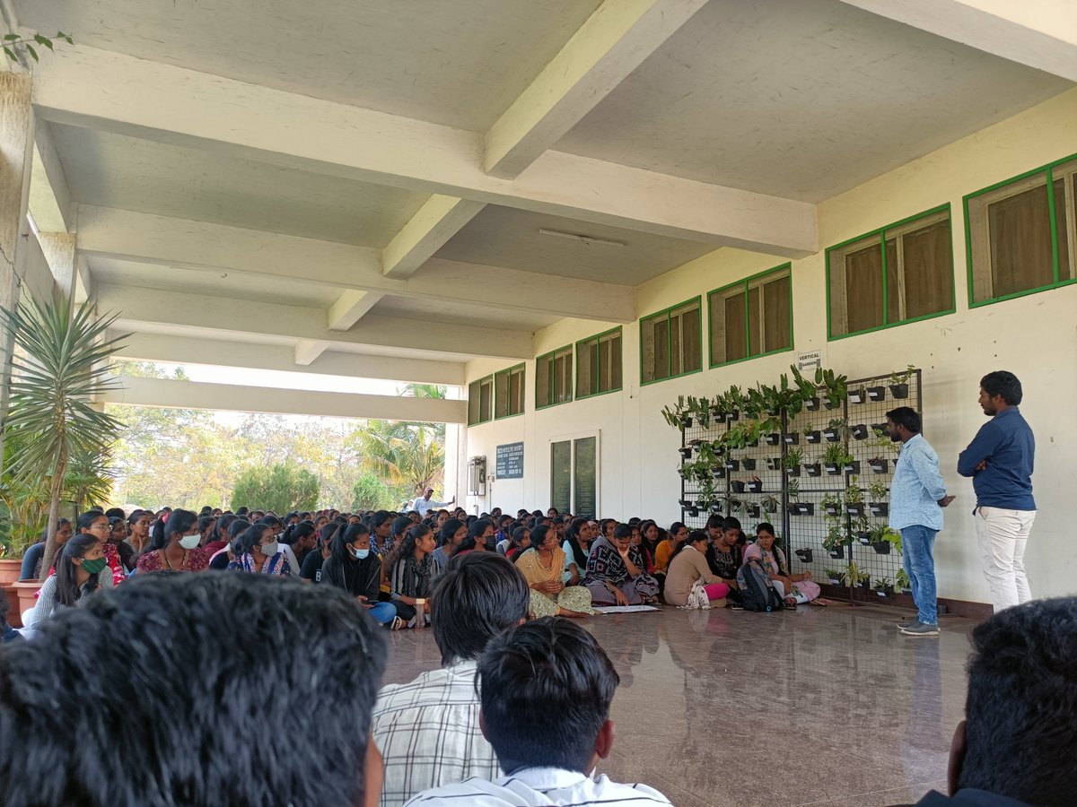 Rushi66681035's tweet photo. For our jobs.... For our Future.... We fight
@SKLTSHU_ALUMNI @SingireddyTRS @KTRBRS @TSwithKCR @revanth_anumula
.
.
.
.
#heogo https://t.co/4G6MCq7VIi