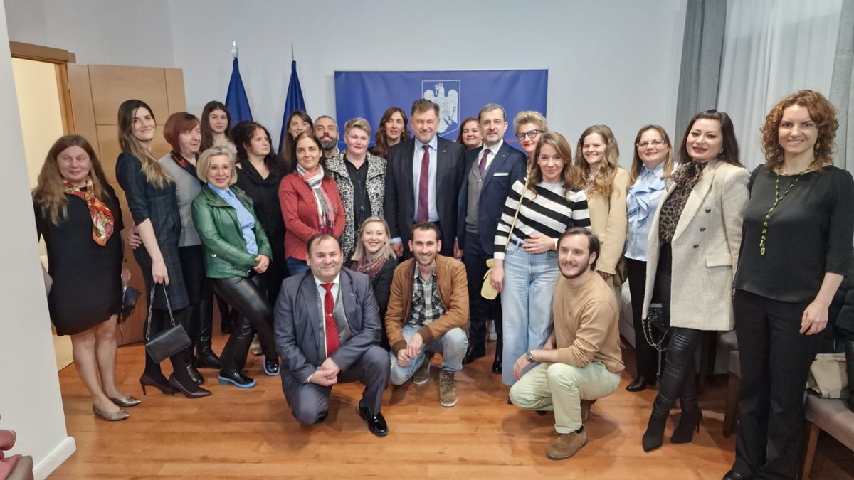 Un encuentro muy especial del actual Ministro de Sanidad, A. Rafila, con la comunidad rumana del ámbito sanitario en Madrid. Agradecimientos a <a href="/RumaniaenEspana/">Embajada de Rumanía en España</a> y especialmente a <a href="/GeorgeBologan/">George Bologan</a> por estos momentos de diálogo, reflexión y colaboración.